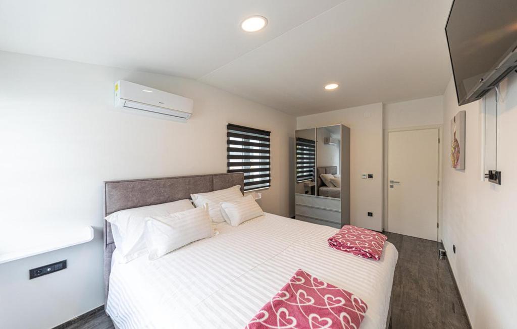 Premium Apartment With Jacuzzi Трогір Екстер'єр фото